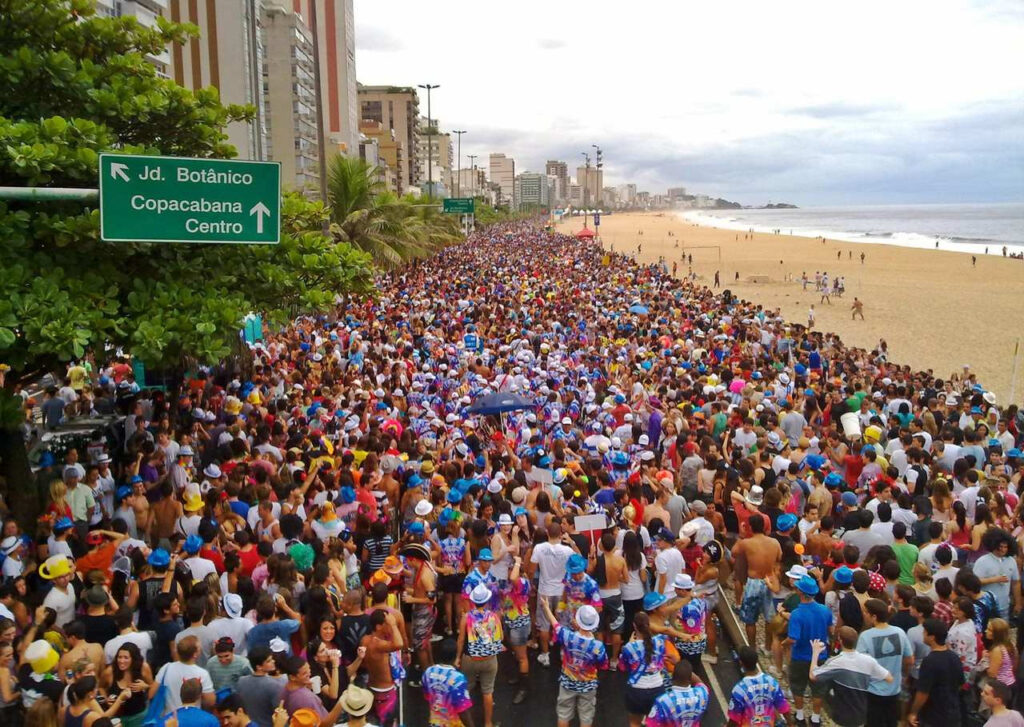 Imagem Ilustrando a Notícia: Prefeitura do Rio cancela blocos de rua no carnaval mas mantém os desfiles na Sapucaí
