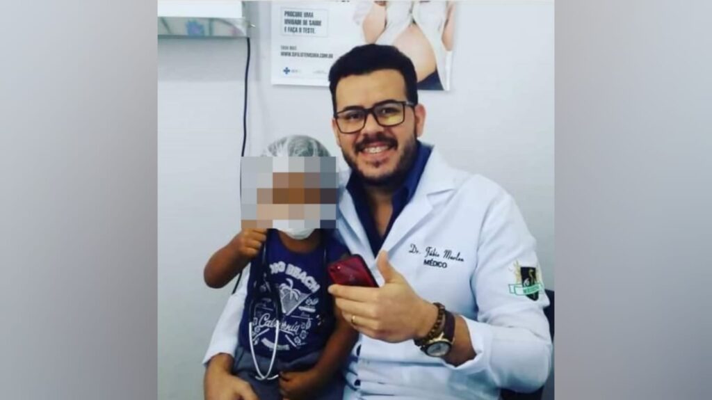 Imagem Ilustrando a Notícia: Médico preso por não dar atendimento prioritário a delegado em Cavalcante relata: “situação humilhante”