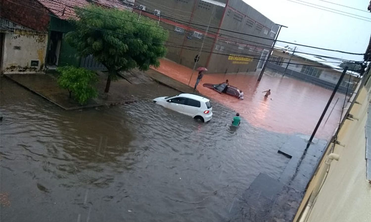 Imagem Ilustrando a Notícia: Prefeitura de Teresina decreta situação de emergência devido às fortes chuvas dos últimos dias