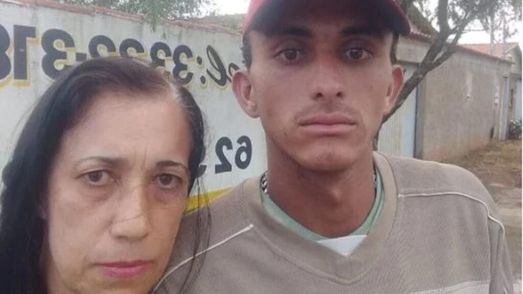 Imagem Ilustrando a Notícia: Deputado pede cidadania goiana à mulher que tirou selfie com fugitivo em Gameleira