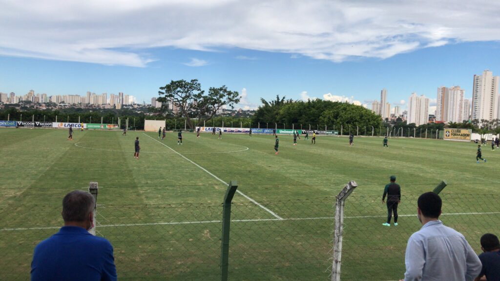 Imagem Ilustrando a Notícia: Goiás vence Santa Maria-DF em jogo-treino antes de início do Goianão