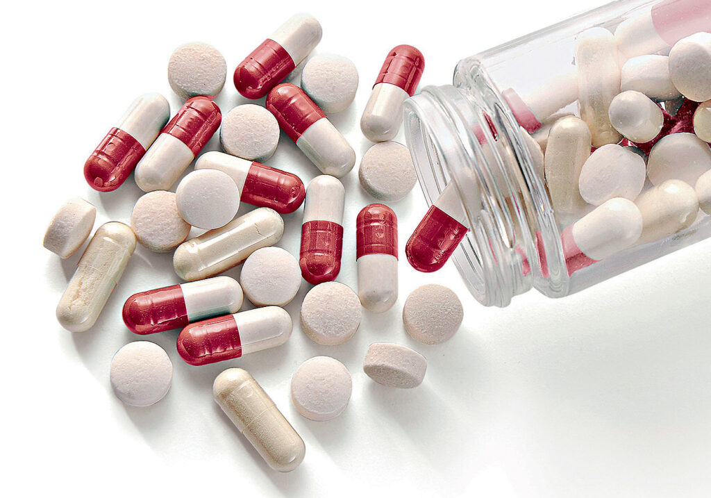 Imagem Ilustrando a Notícia: Agência Europeia aprova uso de pílula da Pfizer contra a Covid-19 em adultos do grupo de risco