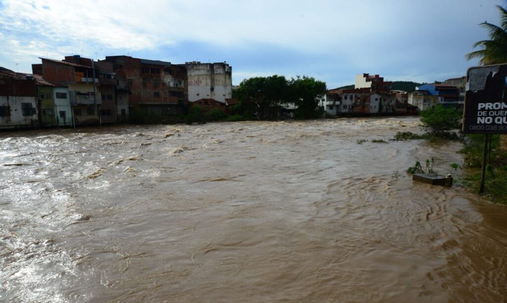 Imagem Ilustrando a Notícia: Chuva segue afetando a população e causando mortes e estragos em Minas Gerais
