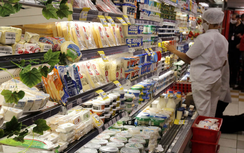 Imagem Ilustrando a Notícia: Vendas nos hipermercados e supermercados de Goiás caem pelo oitavo mês consecutivo
