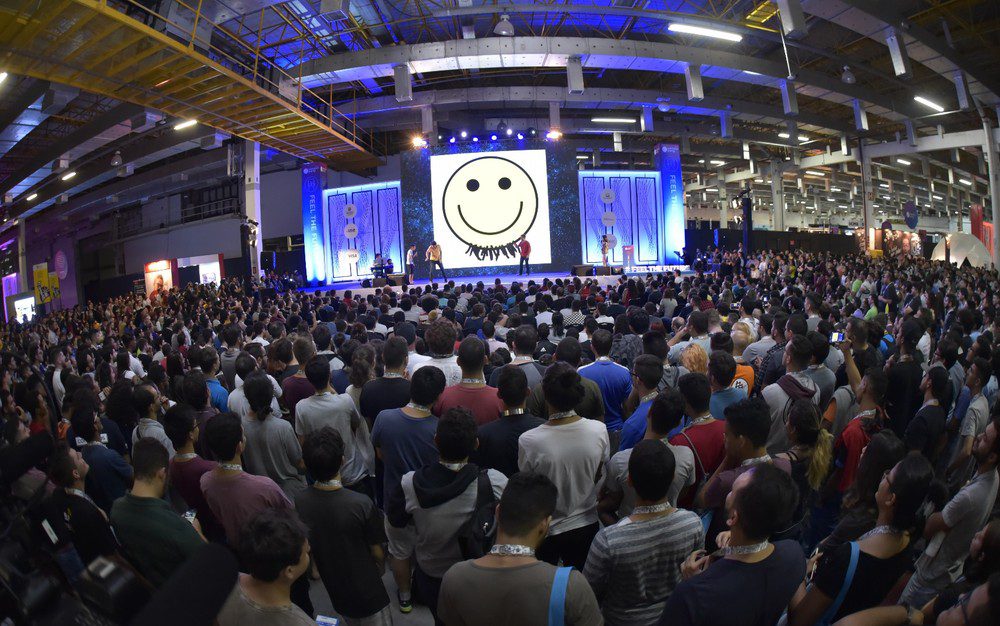 Imagem Ilustrando a Notícia: Devido ao aumento no número de casos de covid-19, Campus Party Brasil 2022 é adiada