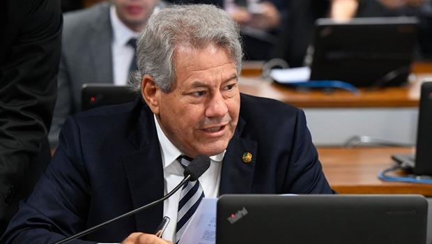 Imagem Ilustrando a Notícia: Senador Luiz do Carmo pode ser vice de Mendanha