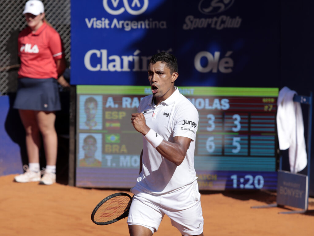 Imagem Ilustrando a Notícia: Thiago Monteiro estreia com vitória no ATP de Buenos Aires