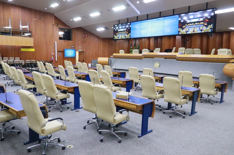 Imagem Ilustrando a Notícia: Câmara Municipal retoma prática rotineira e encerra sessão por falta de quórum