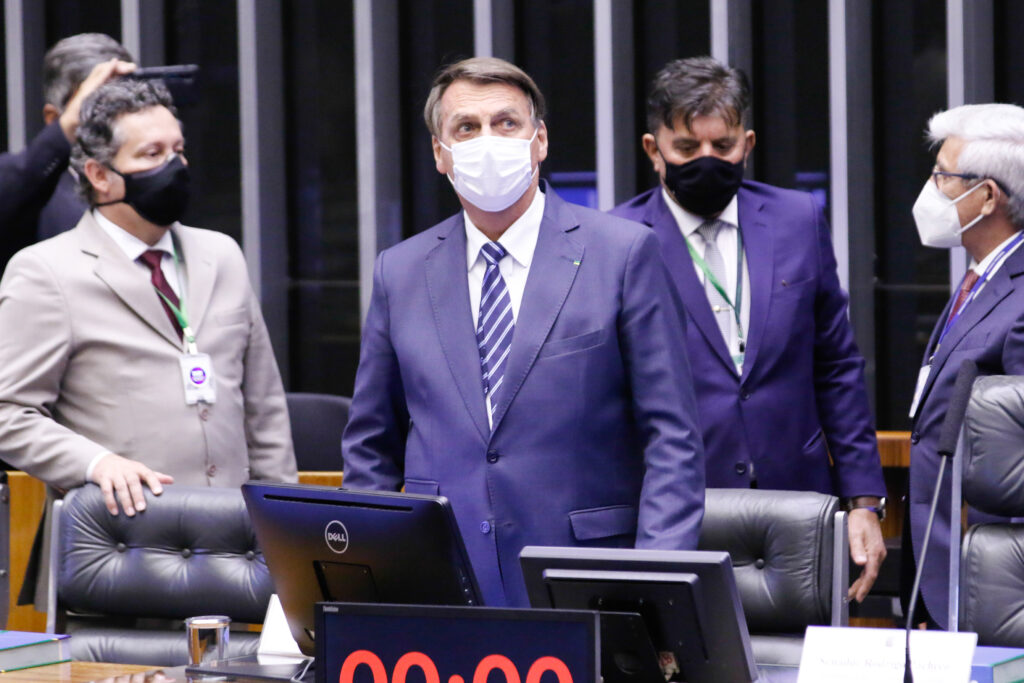 Imagem Ilustrando a Notícia: Após faltar ao retorno do STF, presidente Jair Bolsonaro participa de abertura do Congresso