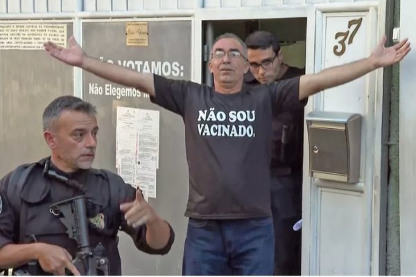Imagem Ilustrando a Notícia: Conhecido por discurso de ódio contra gays e judeus, pastor é preso pela Polícia Militar