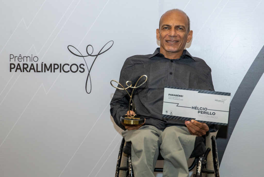 Imagem Ilustrando a Notícia: Helcio Perillo vence Prêmio Paralímpico na modalidade Tiro com Arco