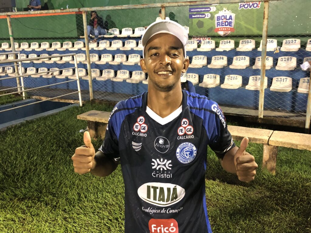 Imagem Ilustrando a Notícia: Prata da casa, Bruninho comemora primeiro jogo com a camisa do Goianésia