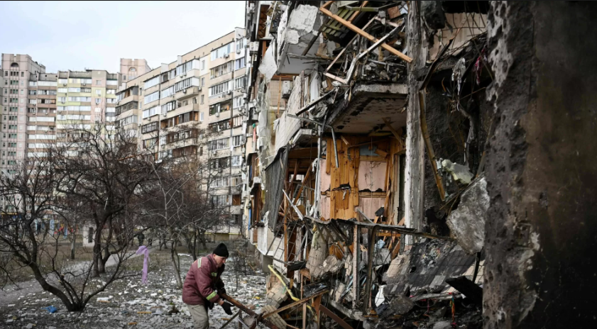 Imagem Ilustrando a Notícia: Rússia x Ucrânia: no segundo dia de ataque, fortes explosões são ouvidas no centro de Kiev