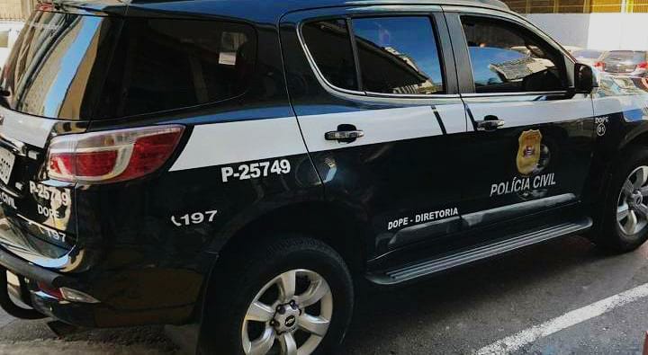 Imagem Ilustrando a Notícia: Policia Civil prende estelionatária que sacava cerca de R$21 mil no centro de Goiânia