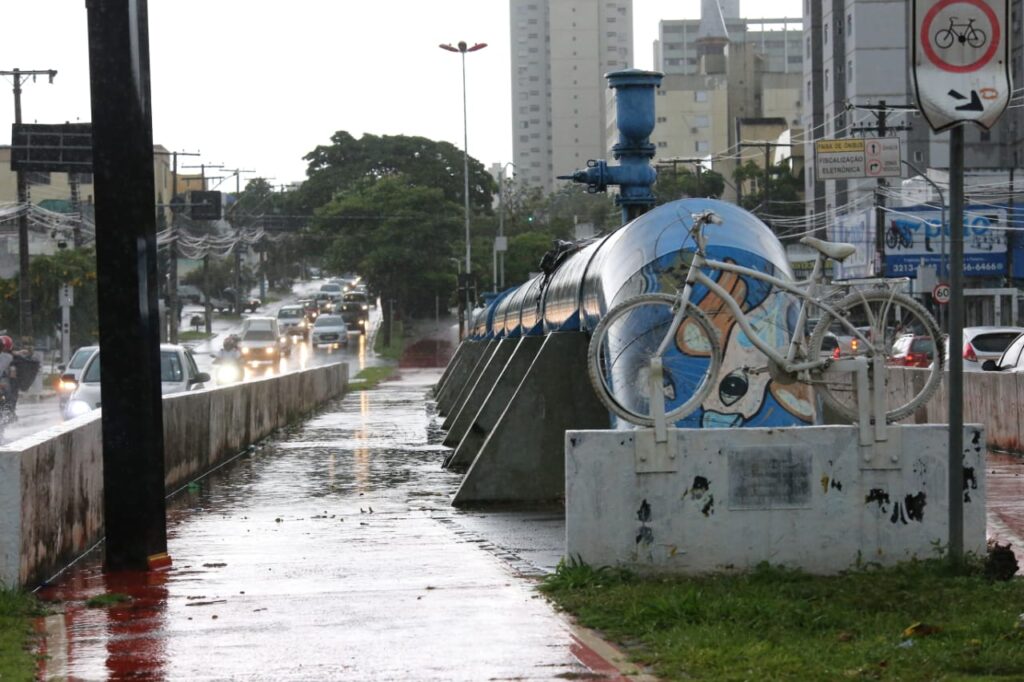 Imagem Ilustrando a Notícia: Pancadas de chuvas devem seguir ao longo da semana em Goiânia, segundo Cimehgo