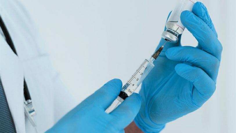 Imagem Ilustrando a Notícia: Secretaria de Estado da Saúde e Municípios realizam Dia “V” da Vacinação contra Covid-19