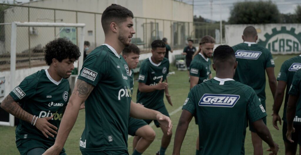 Imagem Ilustrando a Notícia: Com estreia de Pivetti, Goiás visita Sousa de olho em vaga na segunda fase da Copa do Brasil