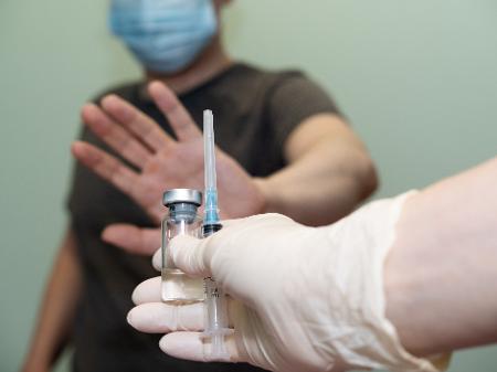 Imagem Ilustrando a Notícia: Técnica em enfermagem é impedida de trabalhar por não se vacinar em Serranópolis