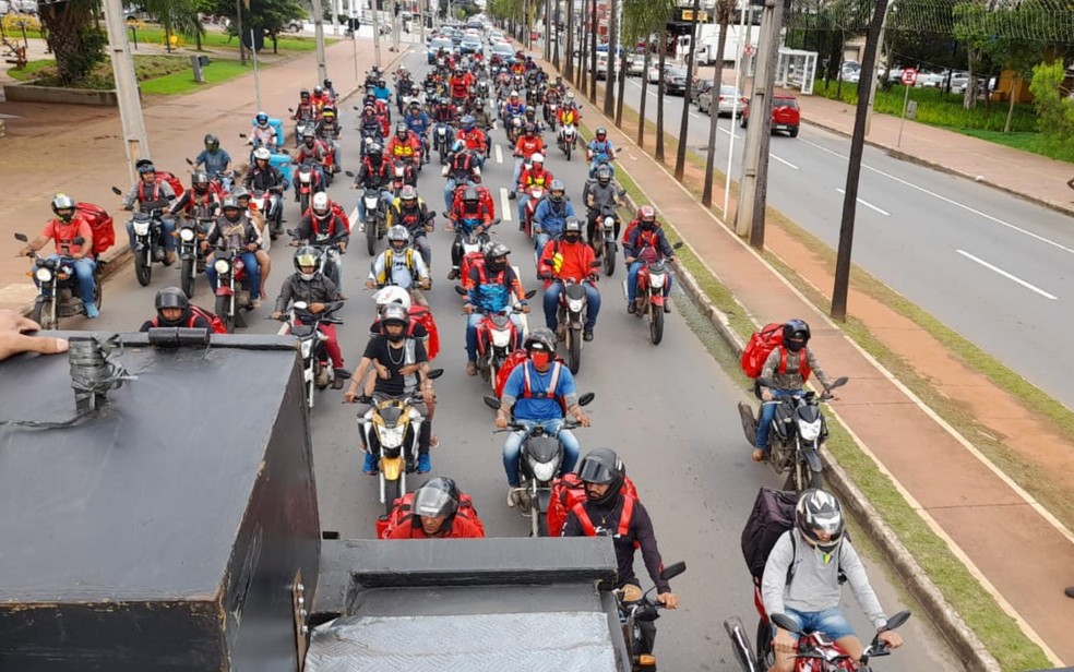 Imagem Ilustrando a Notícia: Entregadores do iFood realizam manifestação e dão início a greve da categoria em Goiânia