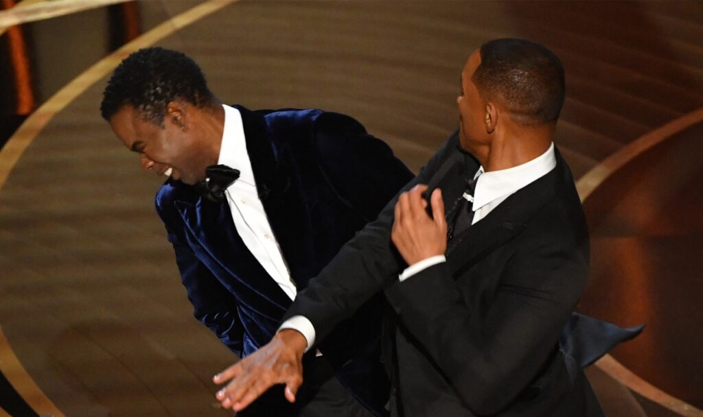 Imagem Ilustrando a Notícia: De “nojento” a “deveria ser preso”: veja as críticas a Will Smith após tapa no Oscar