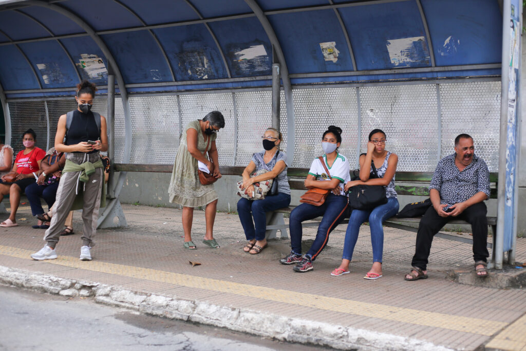 Imagem Ilustrando a Notícia: Desobrigação do uso de máscara em locais abertos em Goiânia será analisada pela Câmara