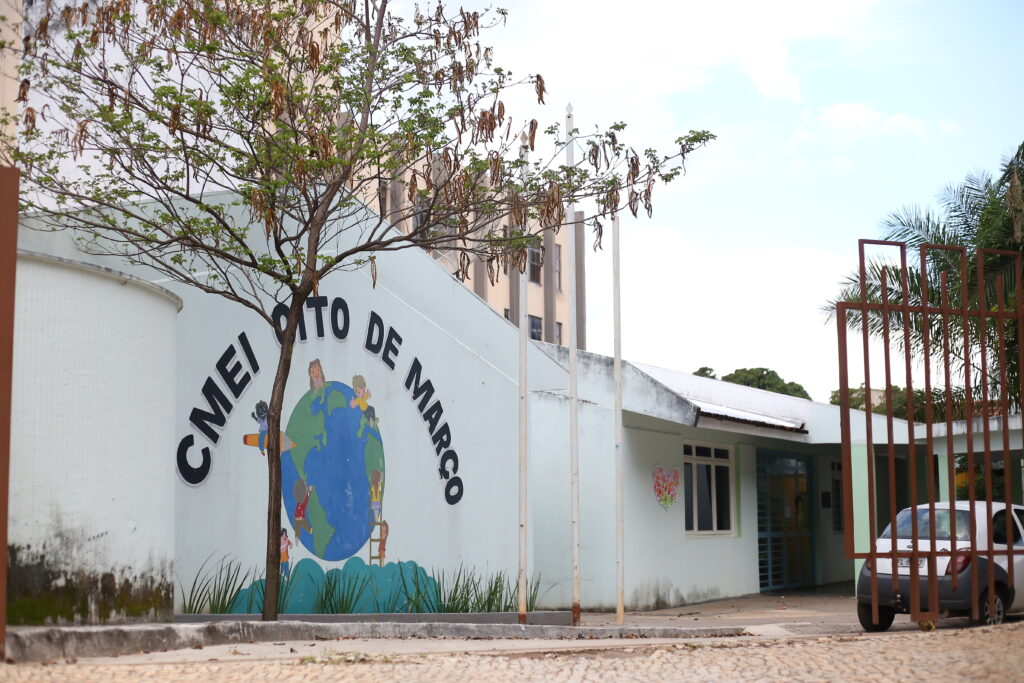 Imagem Ilustrando a Notícia: Prefeitura de Goiânia diz não a professores e deixa 110 mil alunos sem aula