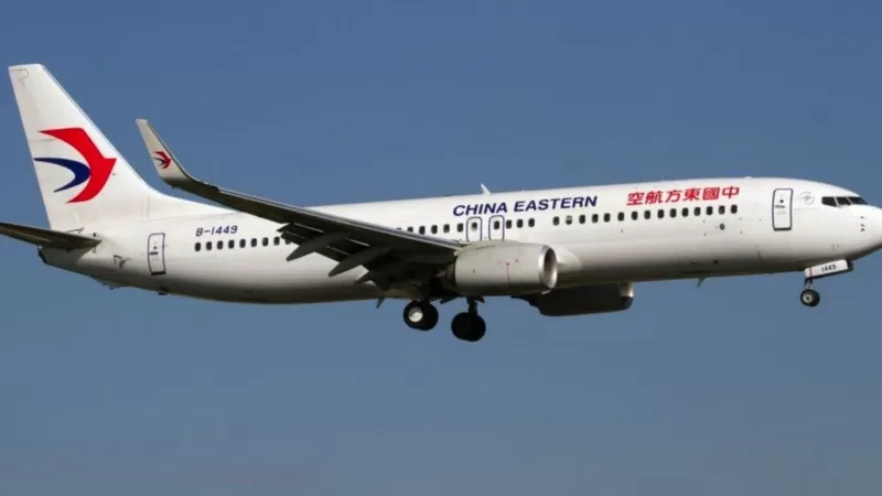 Imagem Ilustrando a Notícia: Avião cai com 132 passageiros no sul da China; ainda não há sinal de sobreviventes
