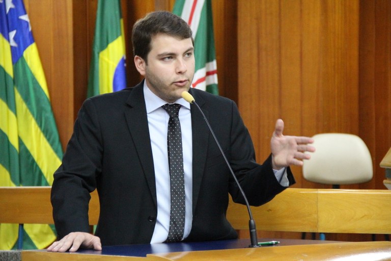 Imagem Ilustrando a Notícia: Justiça dá sinal verde para vereador Lucas Kitão deixar União Brasil