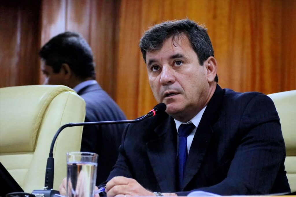 Imagem Ilustrando a Notícia: Sem Clécio Alves, liderança do MDB fica à deriva na Câmara Municipal de Goiânia