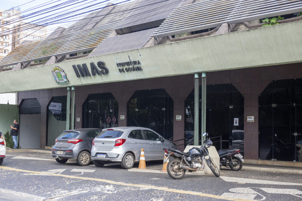 Imagem Ilustrando a Notícia: Paço atrasa pagamentos e usuários do Imas ficam sem assistência à saúde