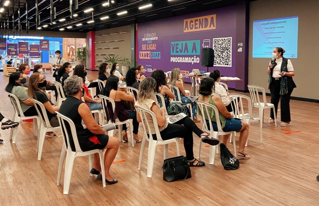 Imagem Ilustrando a Notícia: Shopping promove palestra gratuita para mulheres sobre marketing digital; saiba como se inscrever