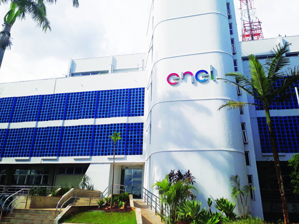 Imagem Ilustrando a Notícia: Enel tem até setembro para cumprir metas impostas pela Aneel; MPF cobra medidas