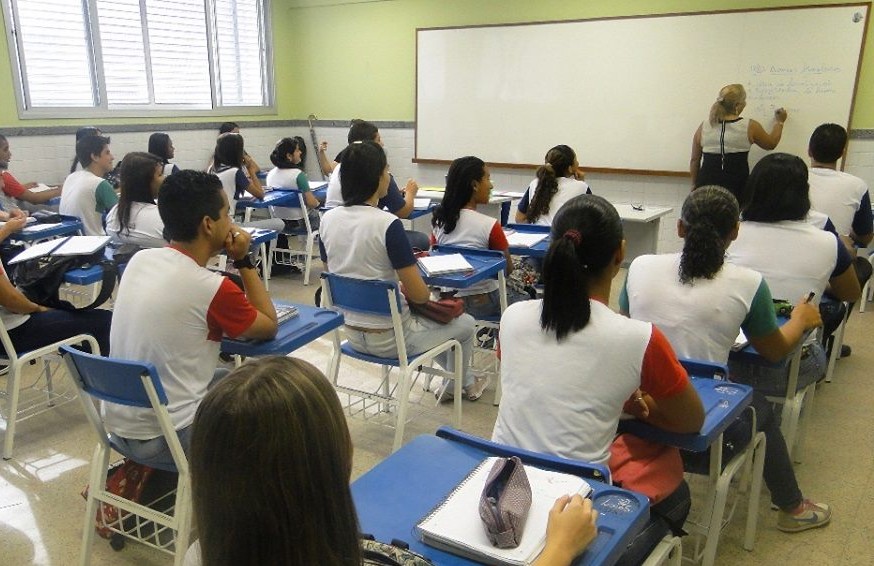 Imagem Ilustrando a Notícia: Servidores da Educação de Goiânia marcam terceiro ato em protesto por ajustes salariais