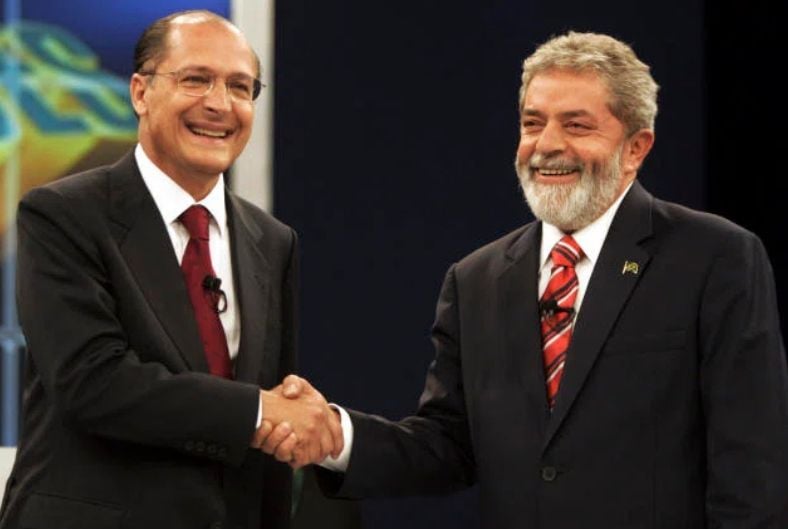 Imagem Ilustrando a Notícia: Geraldo Alckmin anuncia filiação ao PSB, decisão sinaliza a vice de Lula