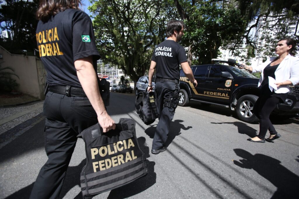 Imagem Ilustrando a Notícia: Em Rio Verde, Polícia Federal apreende notas falsas que eram vendidas em aplicativos de mensagens