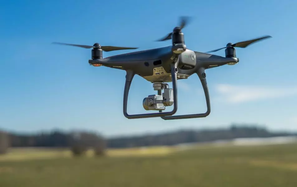 Imagem Ilustrando a Notícia: Drone que arremessaria ilícitos em unidade prisional é apreendido, em Aparecida de Goiânia