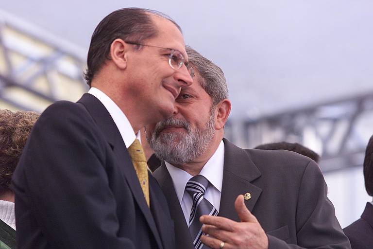 Imagem Ilustrando a Notícia: Geraldo Alckmin embarca no PSB e sinaliza vice de Lula