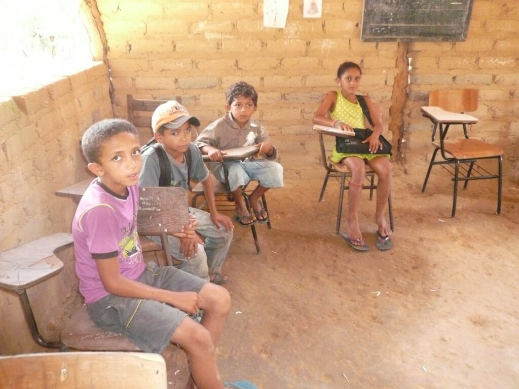 Imagem Ilustrando a Notícia: Pesquisa da Unicef aponta crescimento no número de crianças e adolescentes em nível de pobreza no Brasil