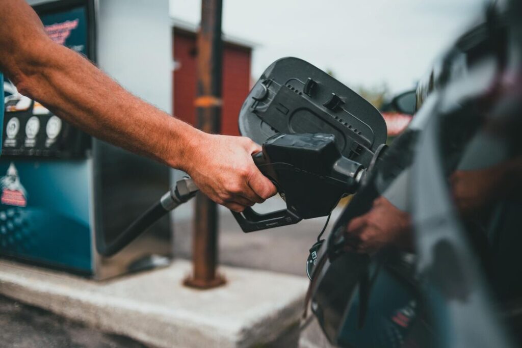 Imagem Ilustrando a Notícia: Governo federal afirma que deve enviar mais uma proposta para reduzir valor da gasolina