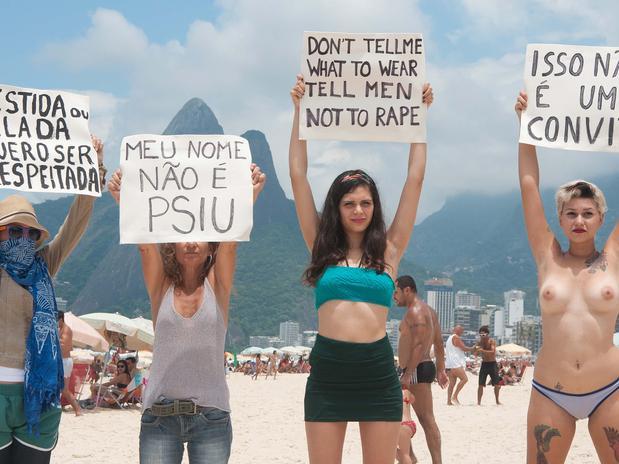 Imagem Ilustrando a Notícia: Prática de topless pode ser libera no Brasil; entenda