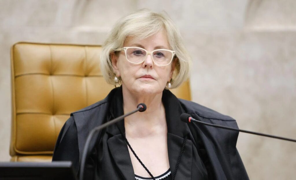 Imagem Ilustrando a Notícia: Rosa Weber nega pedido de arquivamento e Bolsonaro segue sendo investigado no caso Covaxin