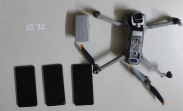 Imagem Ilustrando a Notícia: Polícia intercepta drone com ilícitos no Complexo Prisional de Aparecida