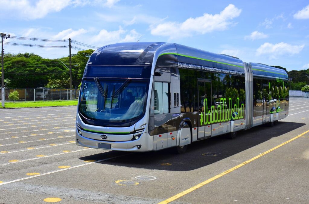 Imagem Ilustrando a Notícia: Nova frota de ônibus elétricos traz segurança para usuários do Eixo Anhanguera