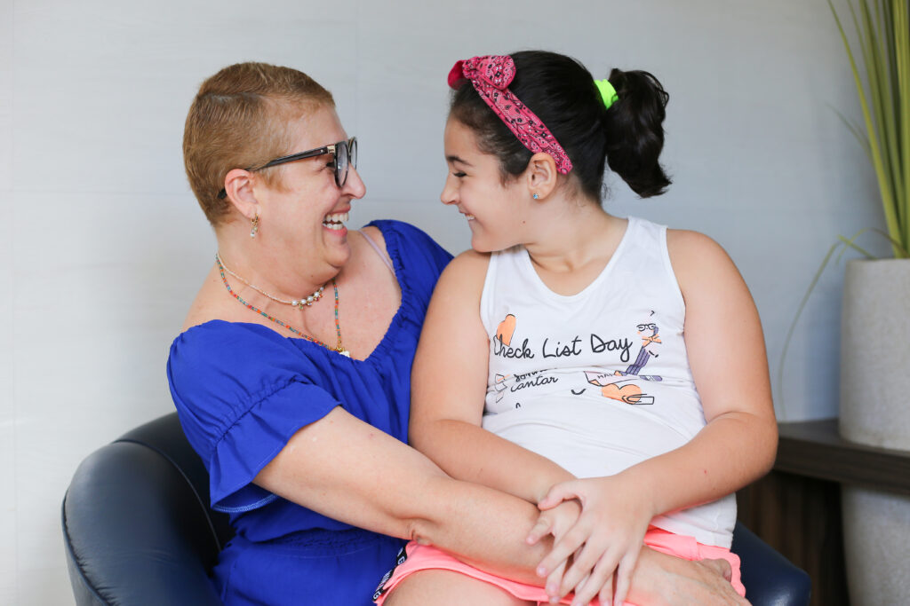 Imagem Ilustrando a Notícia: Mães de autistas relatam dificuldades de inclusão e custo alto do tratamento 