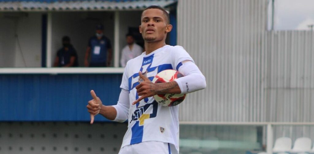 Imagem Ilustrando a Notícia: Goiás acerta com atacante do Água Santa para a disputa da Série A; Luiz Filipe chega à Goiânia
