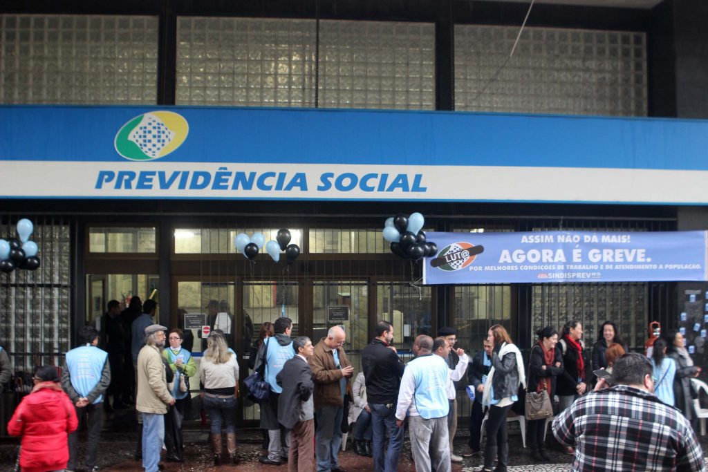 Imagem Ilustrando a Notícia: Servidores do INSS preveem fechamento de agências de Goiânia em protesto por melhorias salariais
