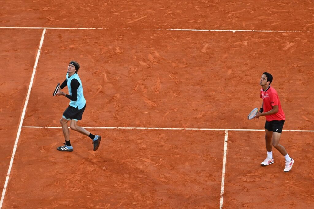 Imagem Ilustrando a Notícia: Marcelo Melo e Alexander Zverev voltam à quadra nesta sexta-feira (15) pelas quartas do Masters 1000 de Monte Carlo