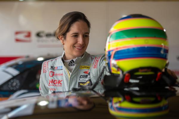 Imagem Ilustrando a Notícia: Bia Figueiredo é a nova representante da CBA na FIA