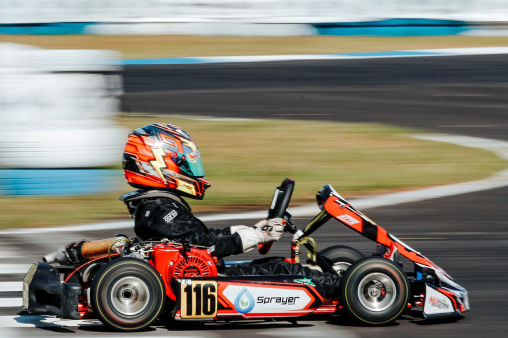 Imagem Ilustrando a Notícia: Pablo Hattori termina em 8° lugar no Campeonato Nordeste de Kart