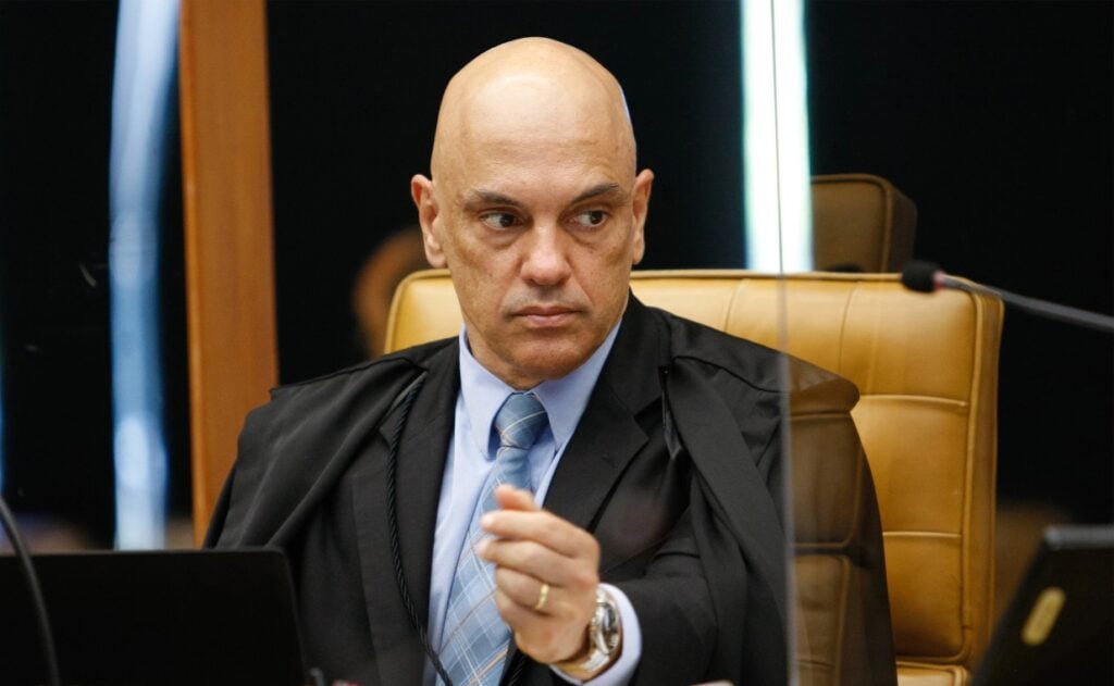 Imagem Ilustrando a Notícia: Para Alexandre de Moraes, deputado Daniel Silveira fica inelegível mesmo com indulto
